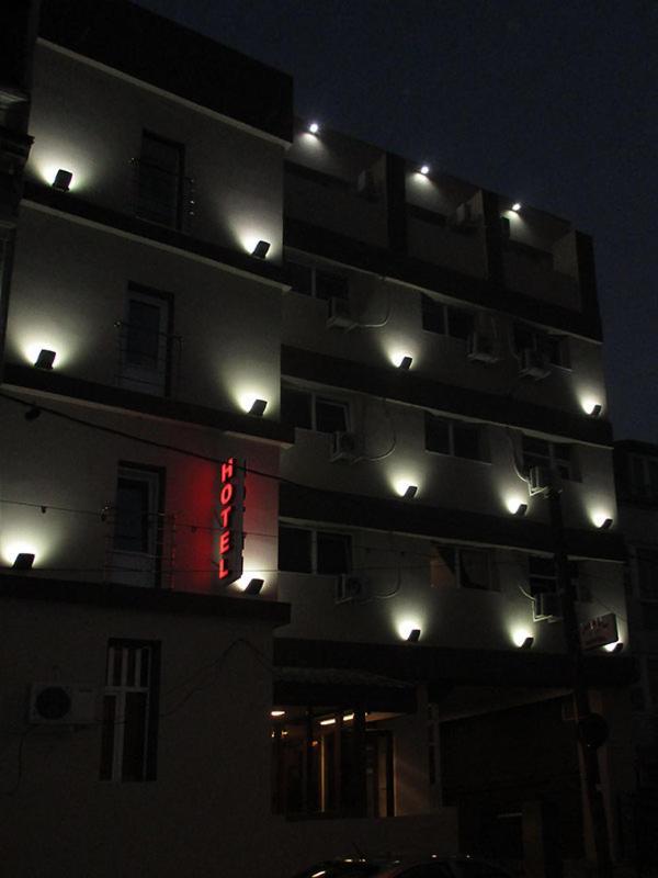 Hotel Uranus Бухарест Экстерьер фото